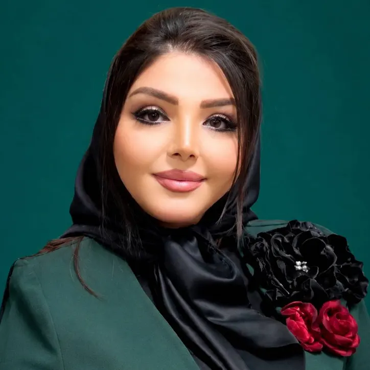 صنم اعلاباف – خدمات میکاپ