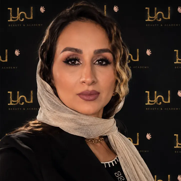 لیلا نصیری – رنگ و میکاپ
