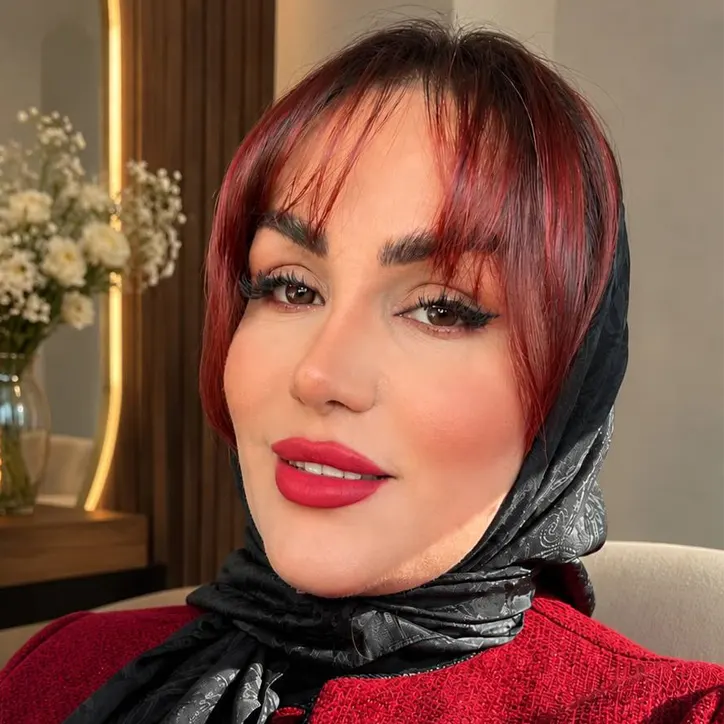مریم نائبی – مو و ابرو